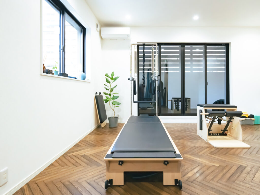 マシンピラティスのあるピラティススタジオ