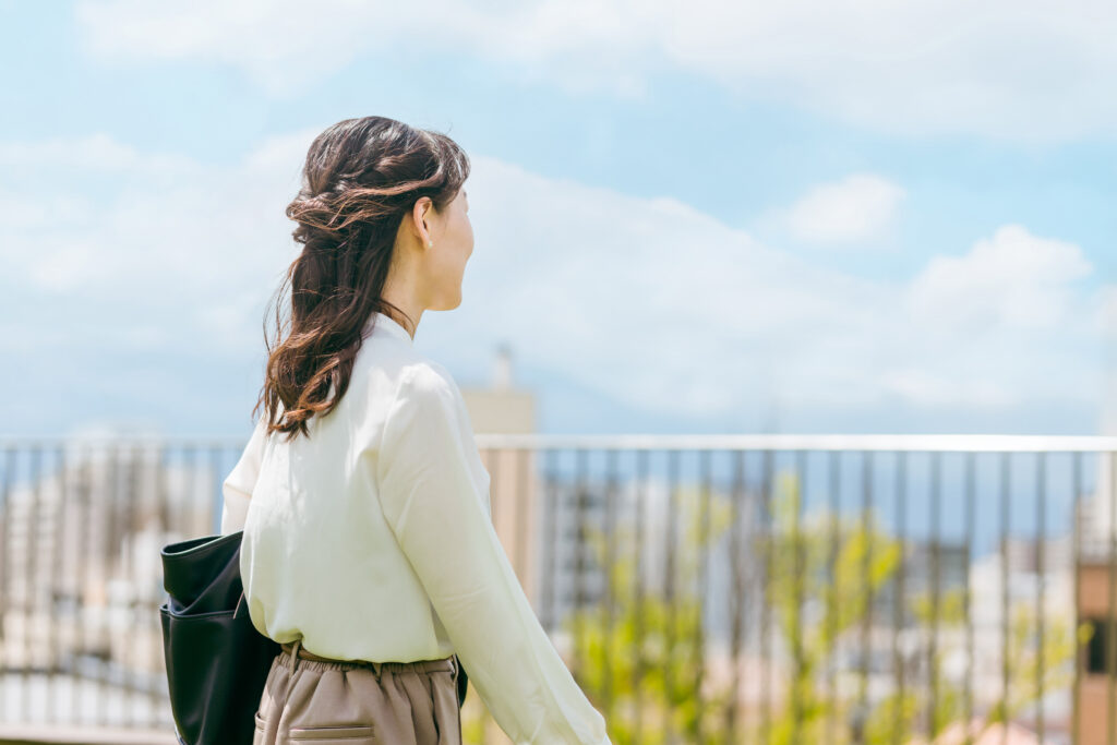 仕事帰りの女性